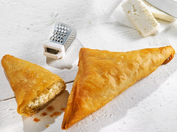 TRADITIONAL TRIANGLE CHEESE PIE (FROZEN)