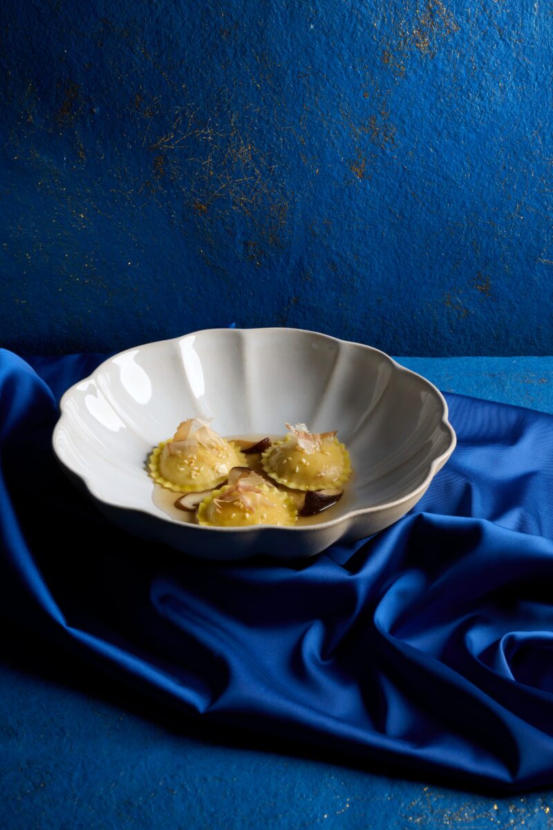 Bottoni with red shrimps - Image 2